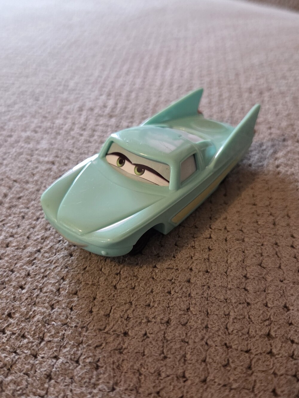 2006 McDonald's Happy Meal Toy DISNEY PIXAR CARS Flo pull back car
